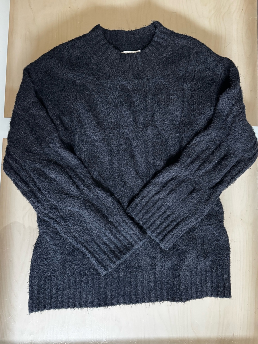 AE woah so soft cable knit sweater xs